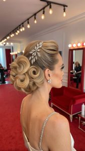 Read more about the article 10 Glam Hair Ideas for a Red Carpet–Ready Look
