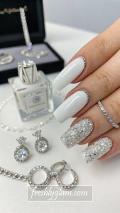 Read more about the article Chic and Simple: Minimalist Nail Designs for Everyday Glam