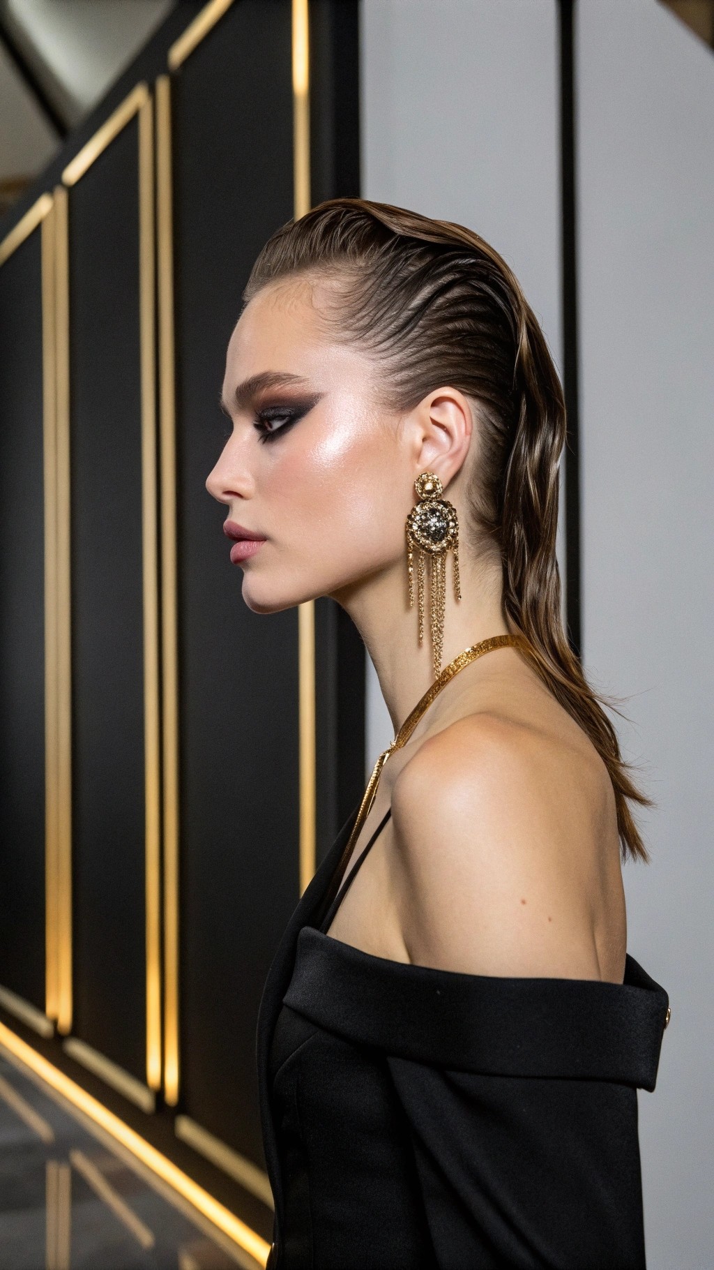039 Modern Wet Look Chignon with Designer Edge and Vogue Style