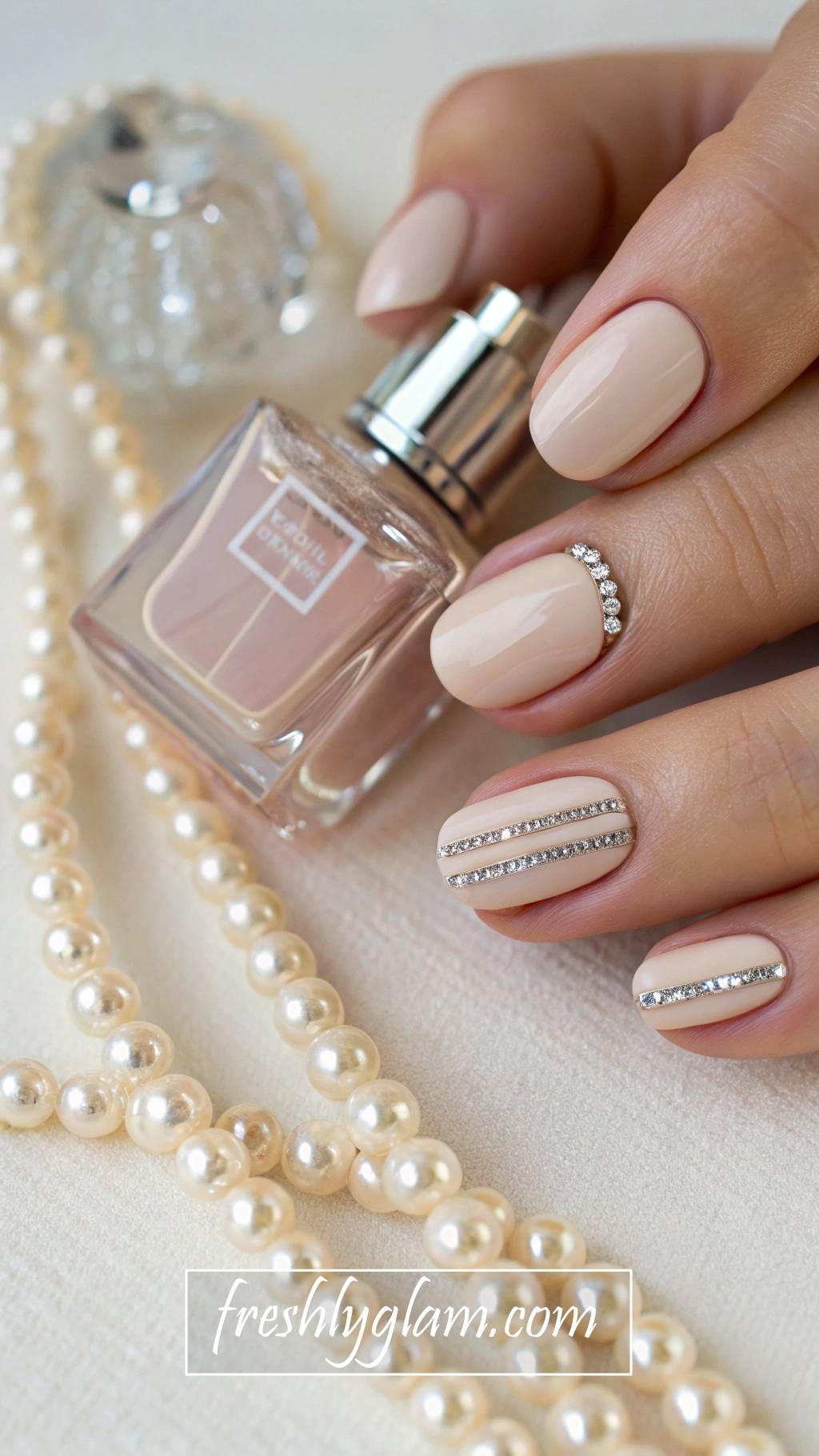 048 Champagne Glitter Nails with Minimal Rhinestones for a Sophisticated Look